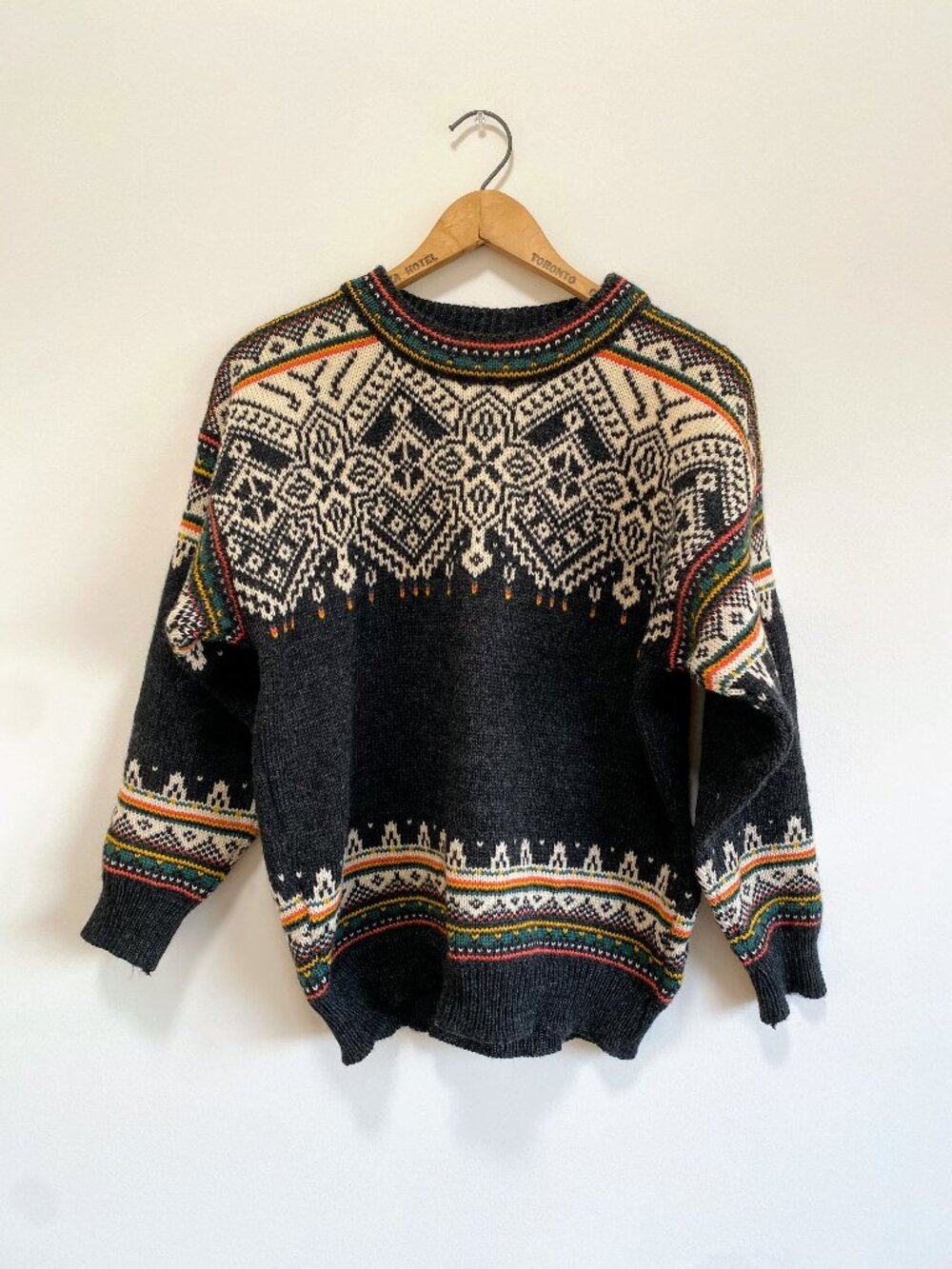 Vintage Dale of Norway Sweater / 100% Virgin Wool / 90s / Size Medium